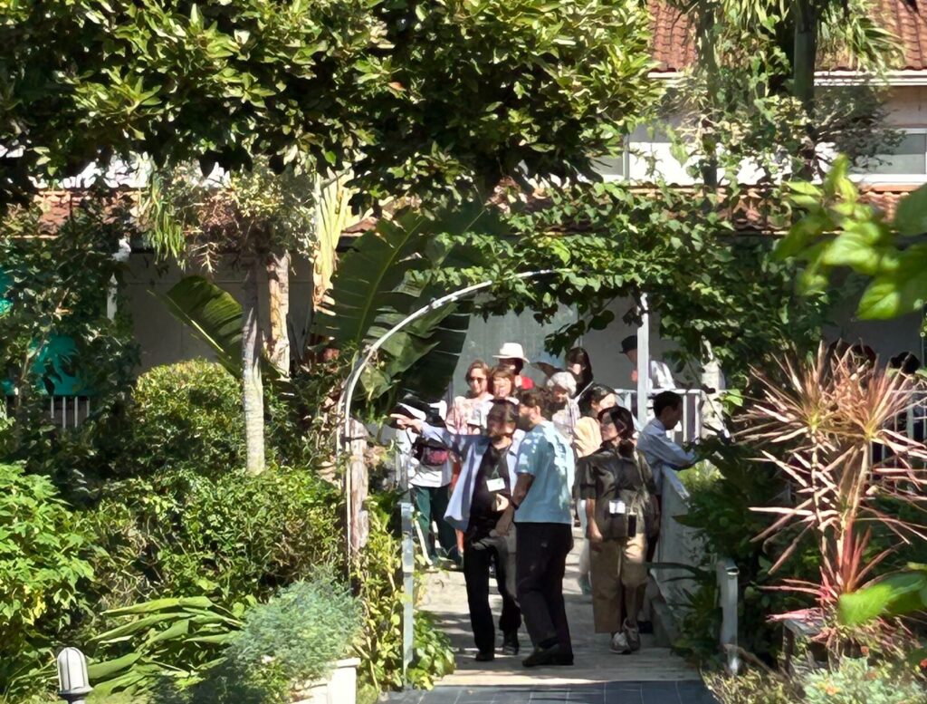 第30回全国ハーブサミットで長寿源の薬草園を見学